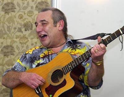 Performing tonight: Geoff Higginbottom #folkmusic #livemusic