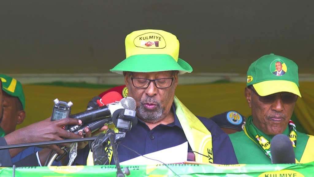warganenews's tweet photo. #Wargane Tv: madaxweynaha #Somaliland uu bulshada kula dardaarmay inay doortaan #Muuse_Biixi https://t.co/k5whP8pR4V https://t.co/UtVmJau5QN