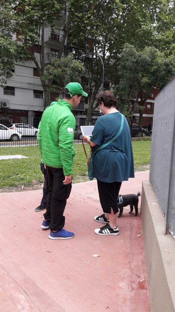 cliba_arg's tweet photo. @bacomuna13 @GusAcevedo13 @marcec13 @rominabraga @SilMazzitelli #BuenosAires nuevamente, desde las 10 hs, y hasta las 14 hs, estaremos recorriendo #Colegiales para charlar con los vecinos sobre #HigieneUrbana. Seguimos dialogando sobre la problemática que las heces caninas generán en la vía pública. https://t.co/bnlaYcUt6M