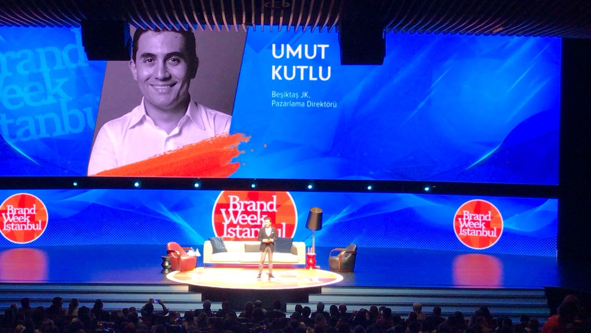 brandweekist's tweet image. Beşiktaş Jimnastik Kulübü CMO’su Umut Kutlu, Siyah ve Beyaz Bir Marka Hikayesi başlıklı konuşmasıyla şimdi Tiyatro Sahnesi’nde! #LegendsofEntertainment @Besiktas