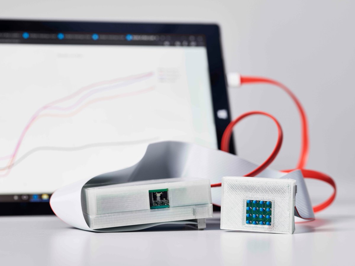 espritdesign's tweet photo. Le sKan, appareil technologique nomade permettant de déceler rapidement un mélanome, remporte le prix du James Dyson Award 2017 https://t.co/JJ1EeXQJ62 #JDA2017 @JDF https://t.co/F1UTNdVrtR