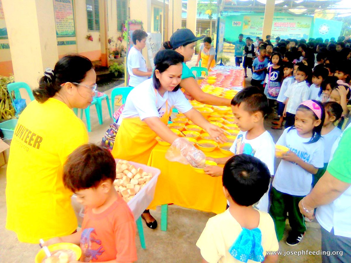josephfeeding's tweet photo. π«ππ²π Book of Hope Distribution and #Feeding #Outreach: Penafrancia Elementary School, Daraga, #Albay | More info: https://t.co/ejNsBgFZZd
#JFM #Regional #OutreachPH https://t.co/dC8aiaql0F