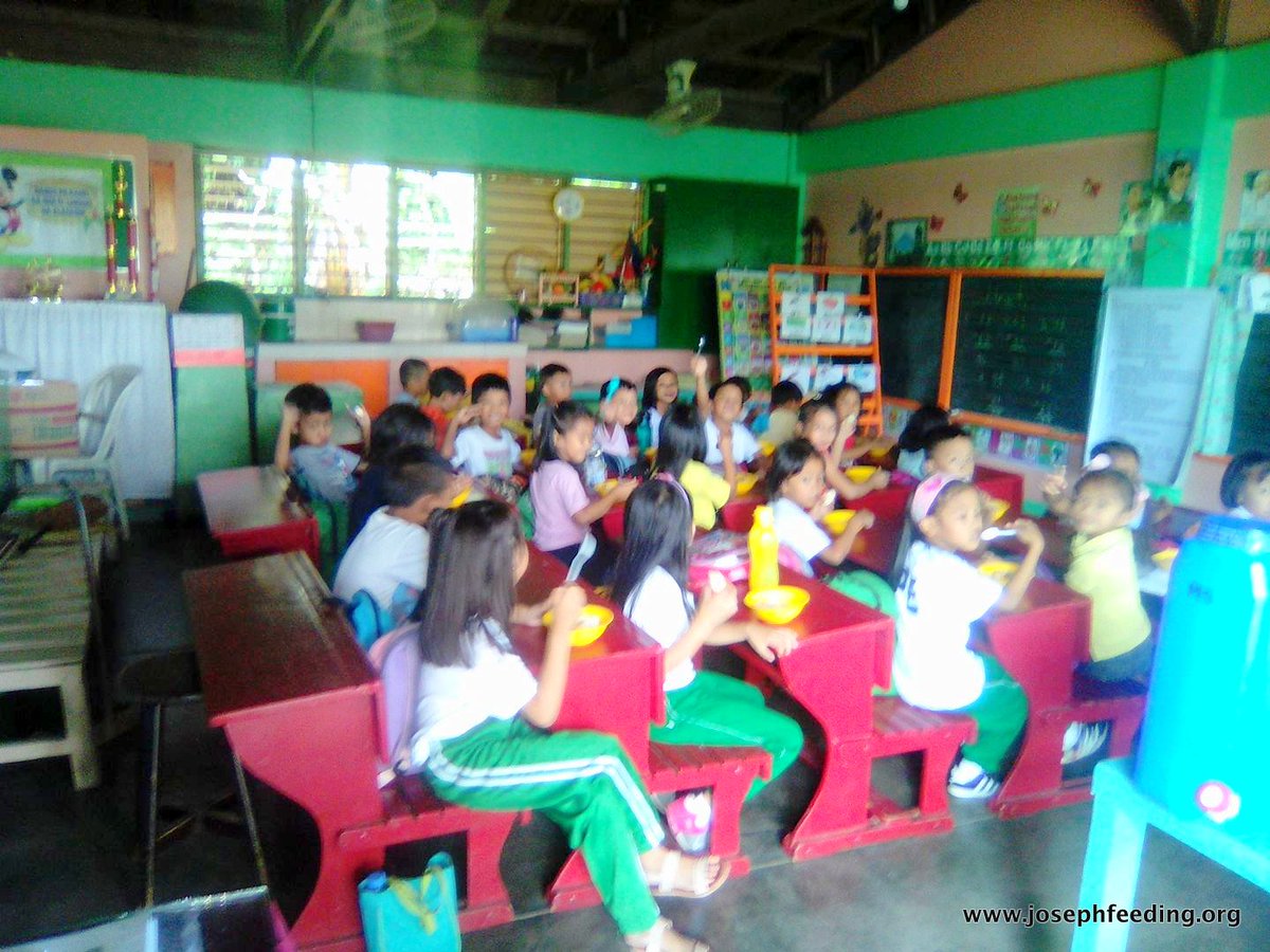 josephfeeding's tweet photo. π«ππ²π Book of Hope Distribution and #Feeding #Outreach: Penafrancia Elementary School, Daraga, #Albay | More info: https://t.co/ejNsBgFZZd
#JFM #Regional #OutreachPH https://t.co/dC8aiaql0F