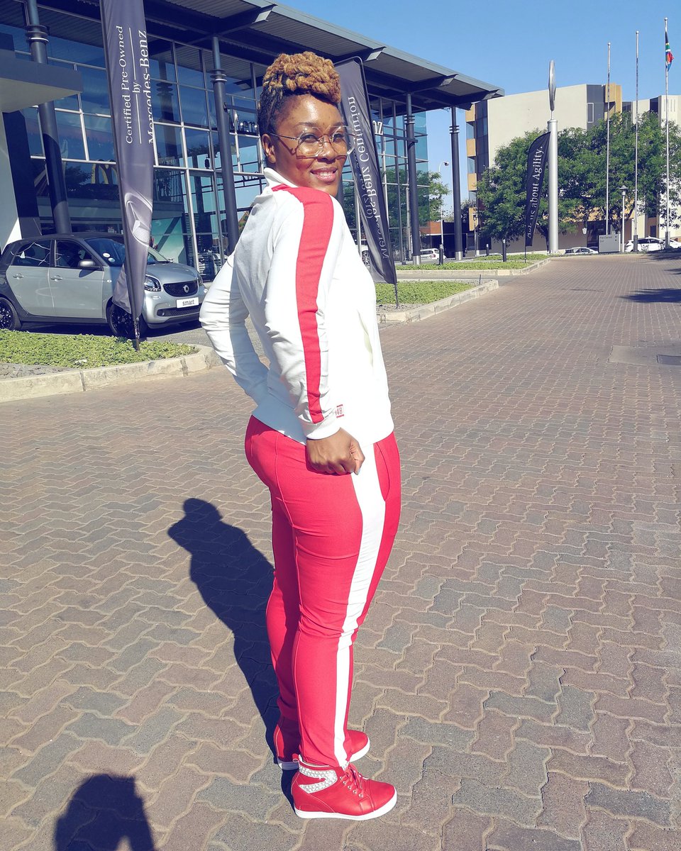 Zamartian King👣👽

👑 KingZamar