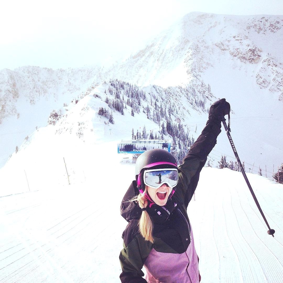 fahrenheitAI's tweet photo. Skiing season is coming!
Credit to @skiinglover_s2  
#skiing #skiingislife #skiing🎿 #skiingisfun #skiingtrip #skiingholiday #skiingday https://t.co/scBBjN5IfE