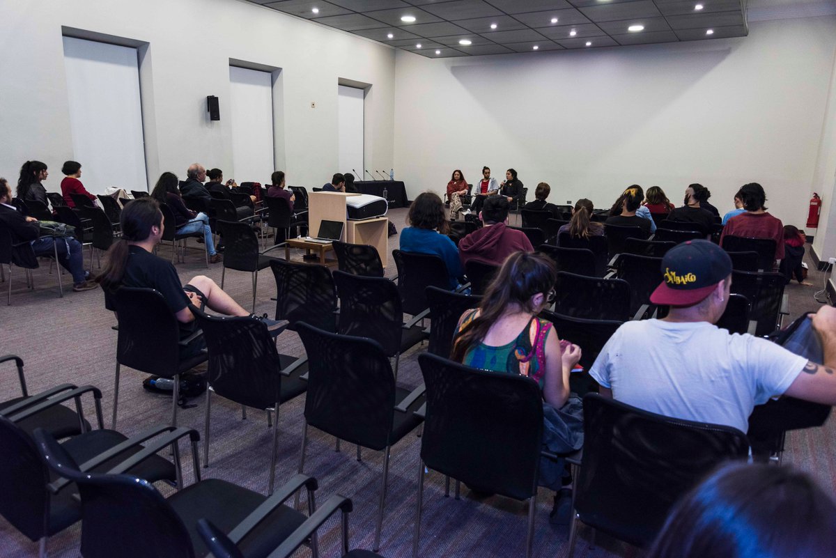 cineindigena's tweet photo. Exhibimos en la @uchilecineteca como parte de la itinerancia nacional de la 11° Muestra Cine+Video Indígena #MUCIVI difundiendo el audiovisual sobre Pueblos Originarios 
Agradecemos al público y el buen conversatorio posterior. https://t.co/ZigkNYmTK0