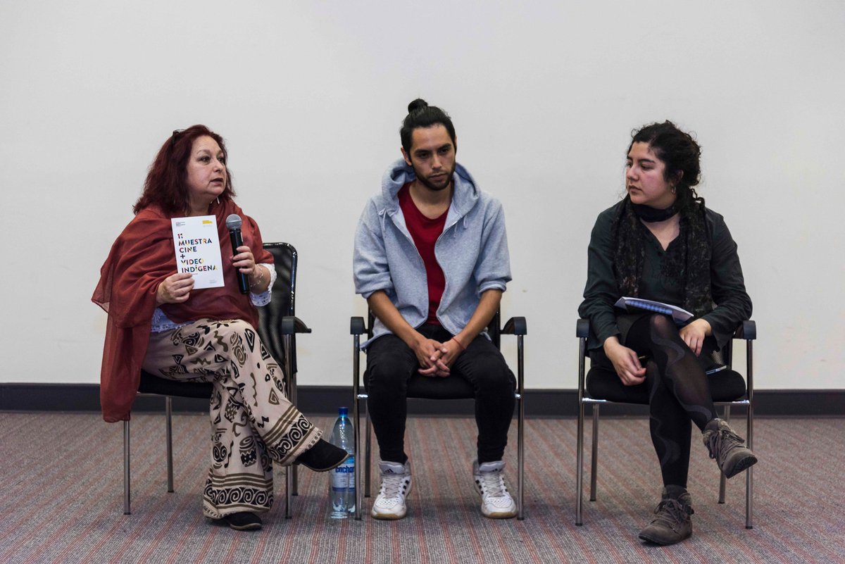 cineindigena's tweet photo. Exhibimos en la @uchilecineteca como parte de la itinerancia nacional de la 11° Muestra Cine+Video Indígena #MUCIVI difundiendo el audiovisual sobre Pueblos Originarios 
Agradecemos al público y el buen conversatorio posterior. https://t.co/ZigkNYmTK0