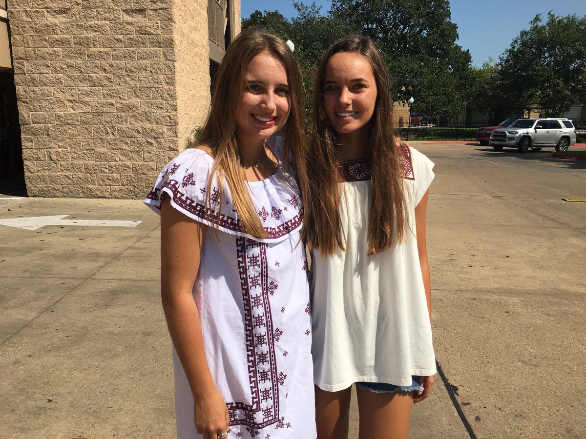 _emily_berry's tweet photo. happy birthday so my favorite sister!!!! hope you have the best day everrr!! don’t party too hard❤️🤗🍩🎉 @hannahmberry_ https://t.co/6zwKkBC1OP