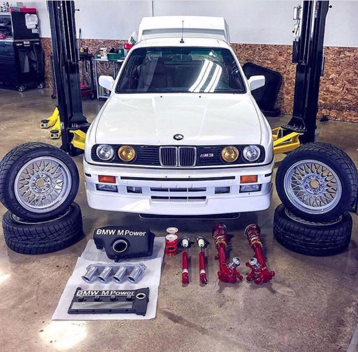 dadriverspain's tweet photo. 😍😍😍😍
#dadriver 
#BMW #M3 #E30
@BMWEspana https://t.co/N3El9RlX4r