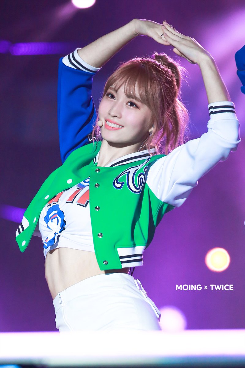 MoingXTwice's tweet photo. 171109 해피모모데이❤️
Happy Birthday😆
#MOMO #모모 #HappyMOMOday https://t.co/iepTDsQbi2