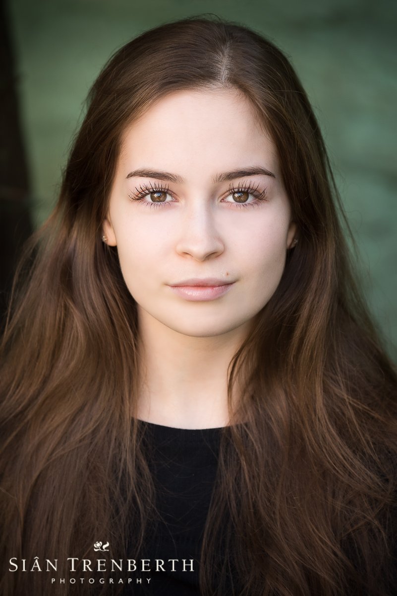 Royal Welsh College of Music and Drama Young Actors Studio student sian-trenberth.com/headshots.html…