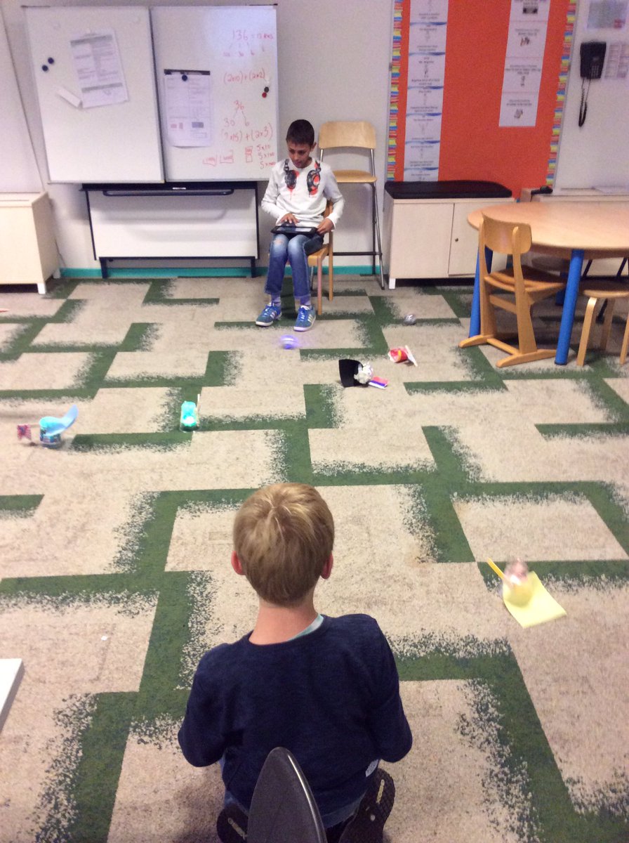 isb_plus's tweet photo. A jousting tournament using #sphero #makerspace technology to wrap up Fall season of Tech, Set, Go! #isbplus https://t.co/UxsdDQ9tlH