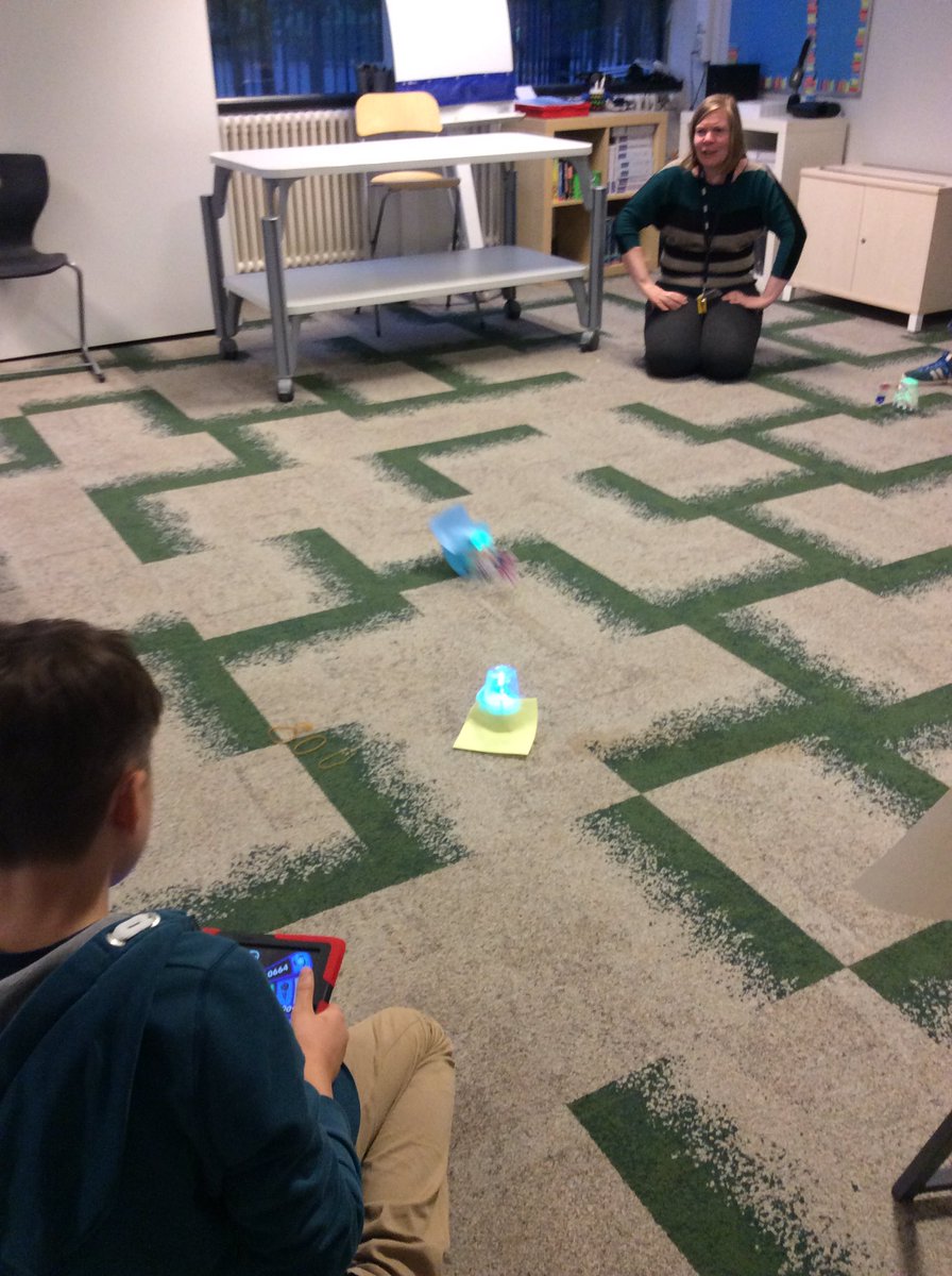 isb_plus's tweet photo. A jousting tournament using #sphero #makerspace technology to wrap up Fall season of Tech, Set, Go! #isbplus https://t.co/UxsdDQ9tlH