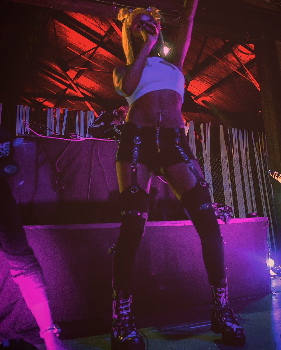DaDollWay_'s tweet photo. He's my rockstar baby, yeah he drive me crazy🎸🎤 #Dollwave https://t.co/e7lpuynjyG