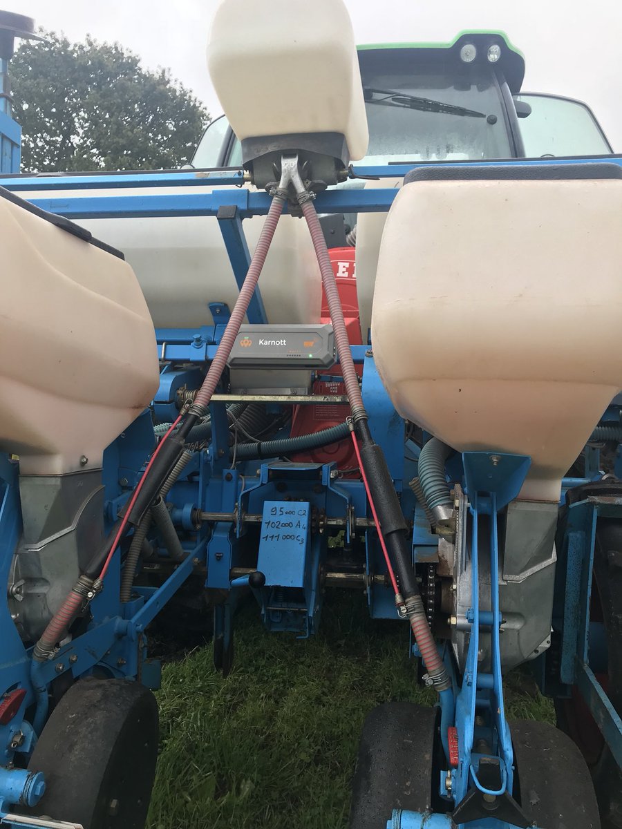 agri_up's tweet photo. Place aux démonstrations ! #Agriculturedeprecision #tracteurconnecté @Karnott_fr @TrimbleCorpNews https://t.co/dQbKJJ4YlA