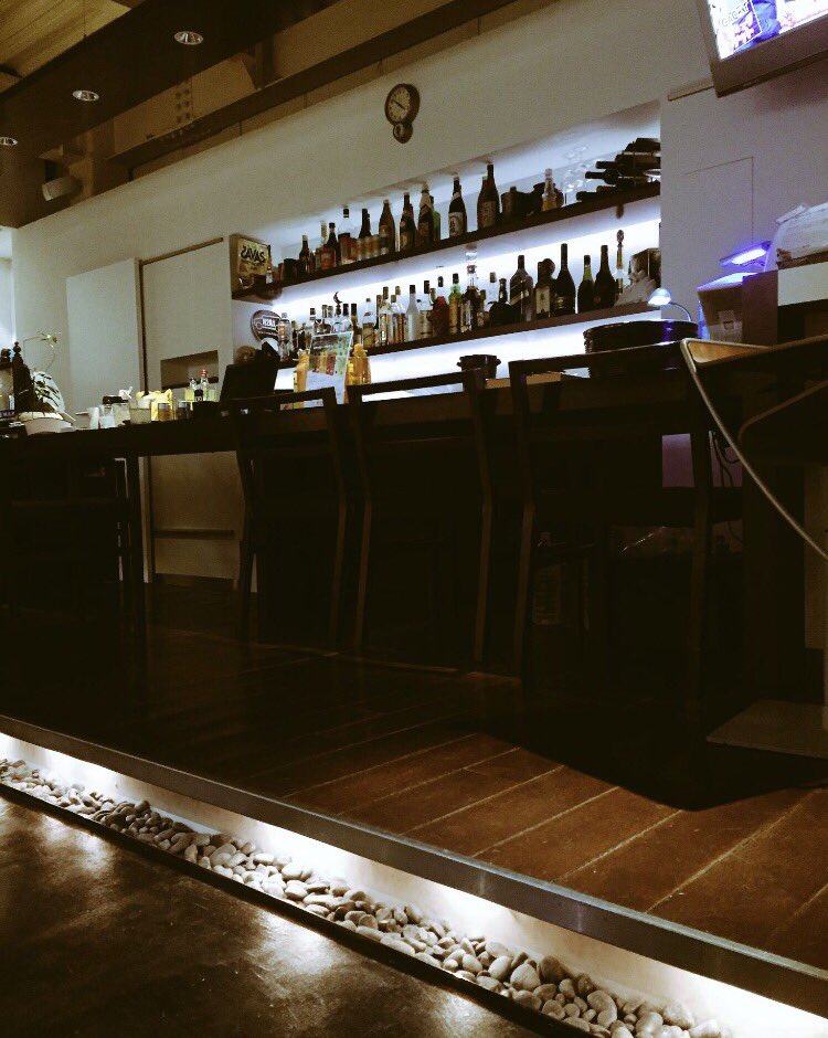 ReggaeBar_iF's tweet photo. うちの店、ほんま照明少し落としたらめっちゃいい感じのbarになるわ(๑˃̵ᴗ˂̵)  この明るさで美容室できたらいいねんけどなぁ〜‼️ https://t.co/n9K3XZKSJ6