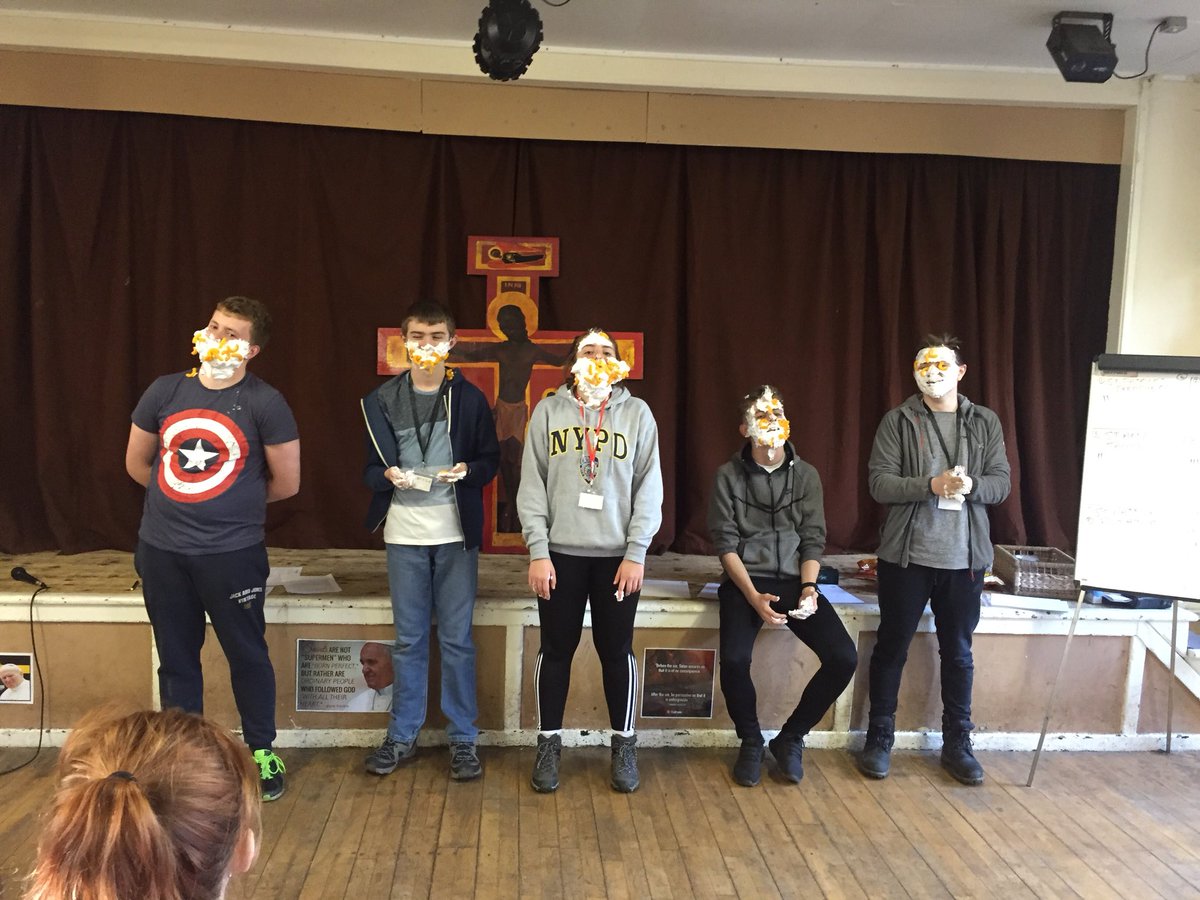 SPTAHS_RE's tweet photo. More fun team building activities at our S6 retreat with @rcagyouth @SPTA_HS https://t.co/mRXtEzYt8u