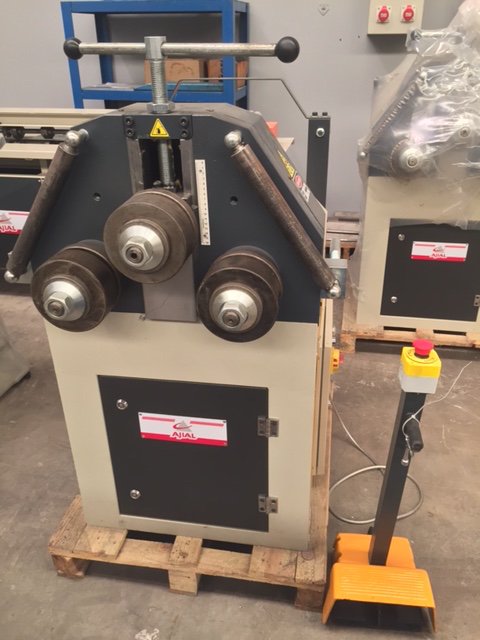 Riquemaq's tweet photo. #Ajial tube and profile #bendingmachine CPM 35 model. Upper roller diameter: 155 mm. More info and online quote at https://t.co/Y4FuBlACxK https://t.co/8guZnqNDtv