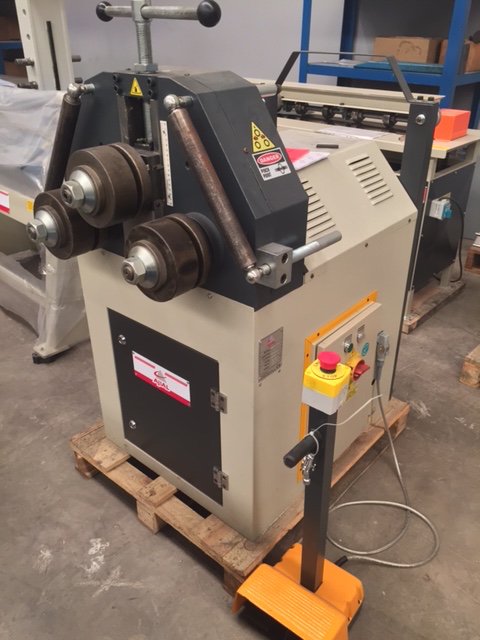Riquemaq's tweet photo. #Ajial tube and profile #bendingmachine CPM 35 model. Upper roller diameter: 155 mm. More info and online quote at https://t.co/Y4FuBlACxK https://t.co/8guZnqNDtv
