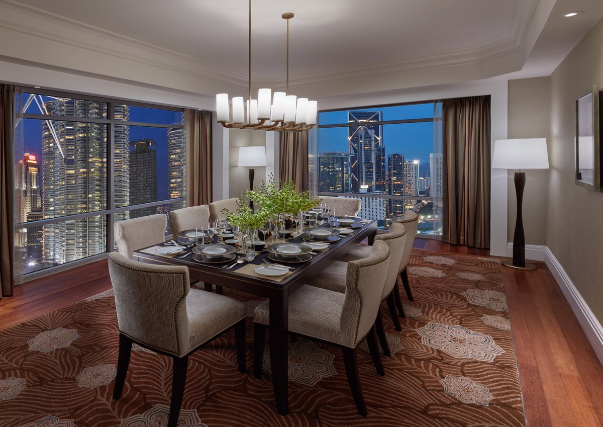 MO_KUALALUMPUR's tweet photo. Dining with a view. #MOSuiteLife https://t.co/jNYL2SSEzn