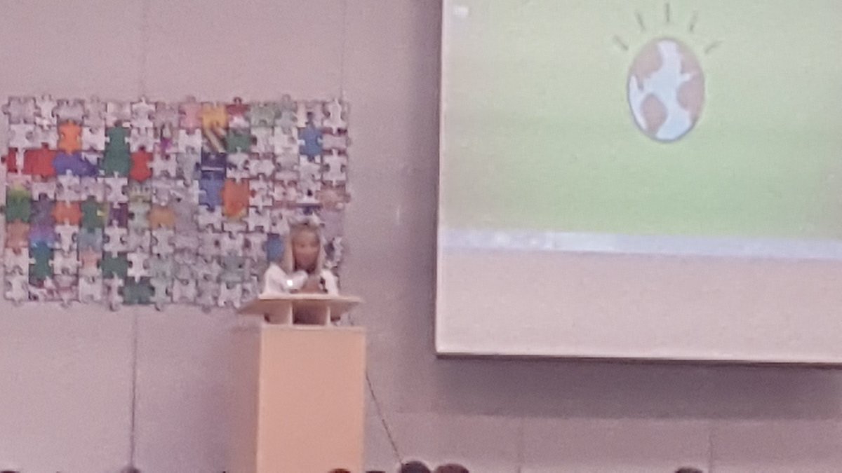PadminiPadiach1's tweet photo. Principal of YRDSB HUMAN RIGHTS, Aneta Fishman bringing messages of diversity and unity.. https://t.co/X1kVGKhsjD