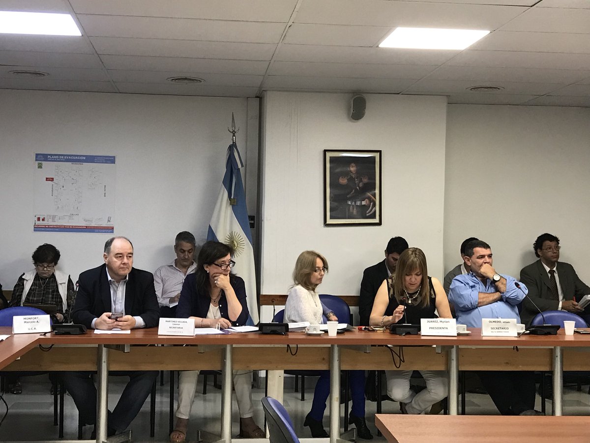 #Ahora junto a los integrantes @EconomiasReg tratando los proyectos pautados en asesores y analizando el impacto social y económico de la reforma tributaria en las #EconomiasRegionales