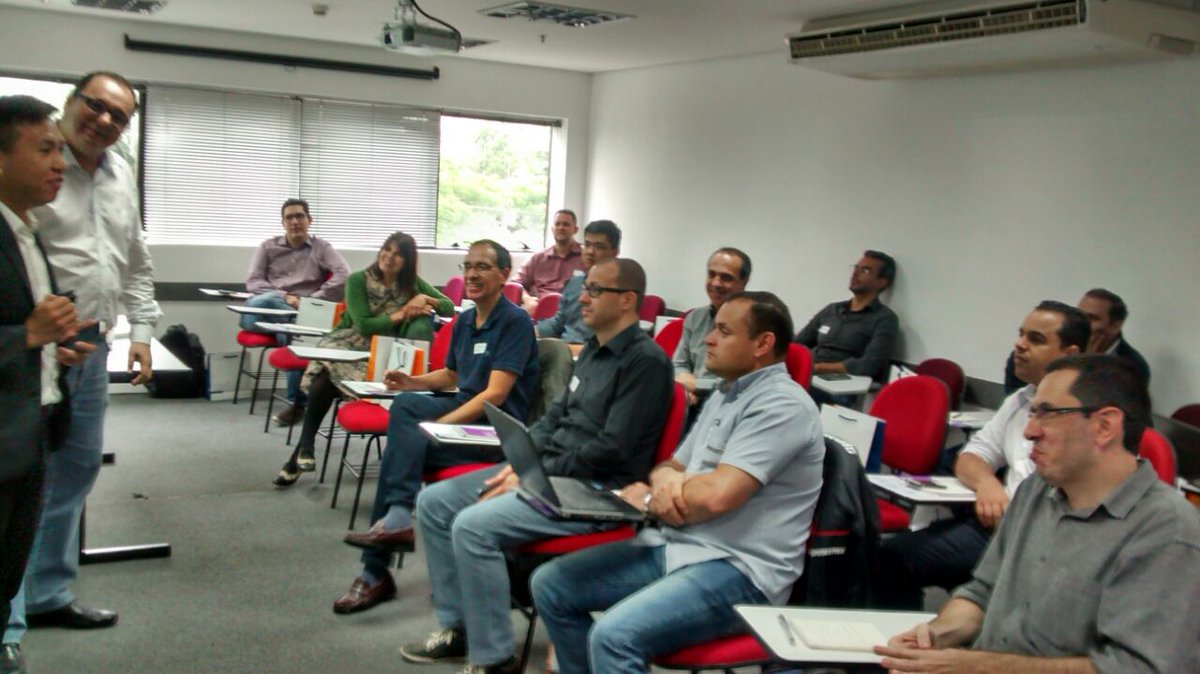 ABR_EmbeddedIoT's tweet photo. Hoje aconteceu o curso de IoT da Advantech e COISA Lab para as pessoas que se inscreveram na #Futurecom2017. Presença especial do Jack Lin da Advantech Taiwan #IoT #Projetos https://t.co/TwY4nFdrdh