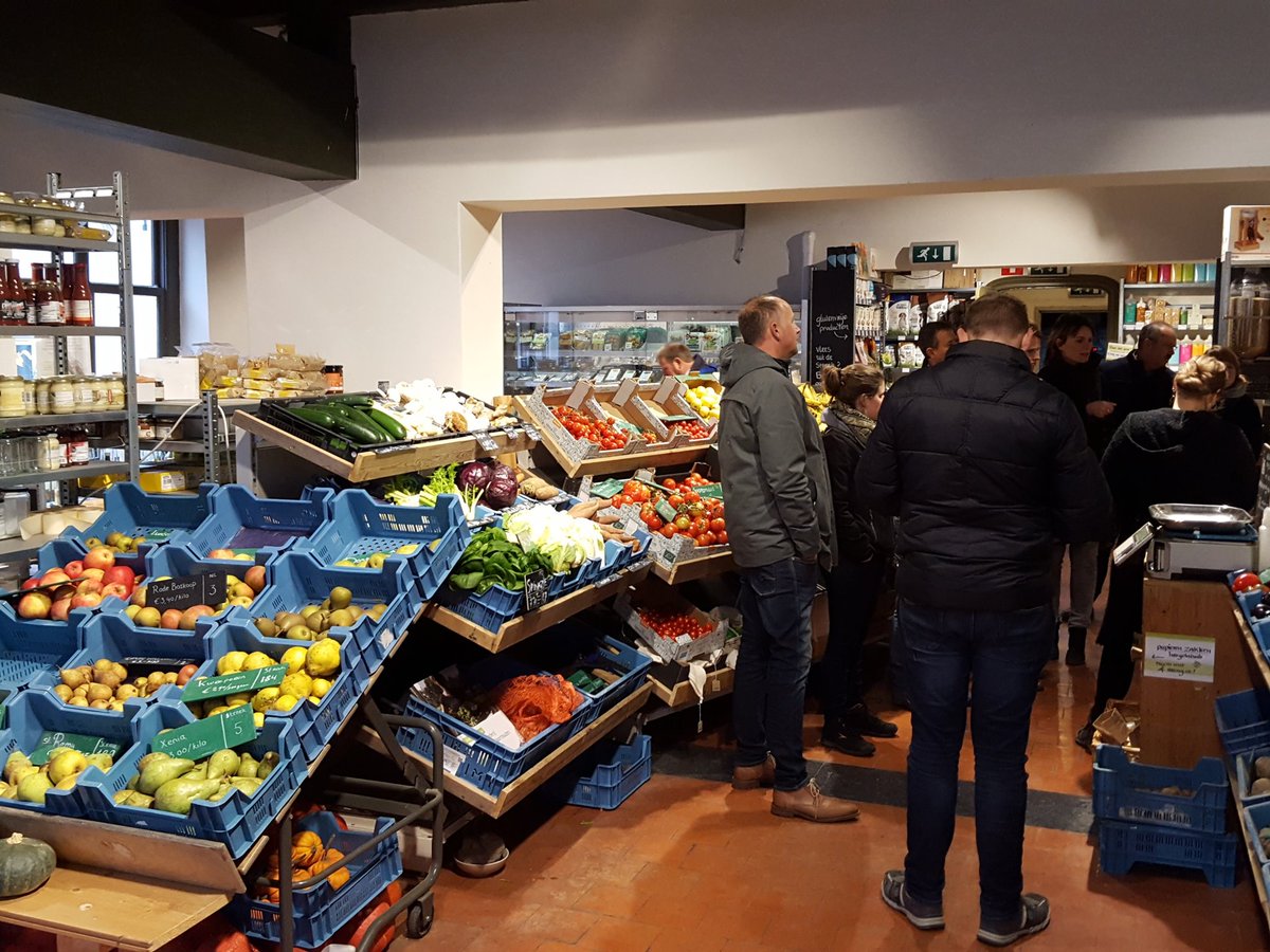 Stapdian's tweet photo. Op bezoek bij De nieuwe graanschuur #FlevoFood Zo kan het ook (weer). https://t.co/LcZ5OaXsW3