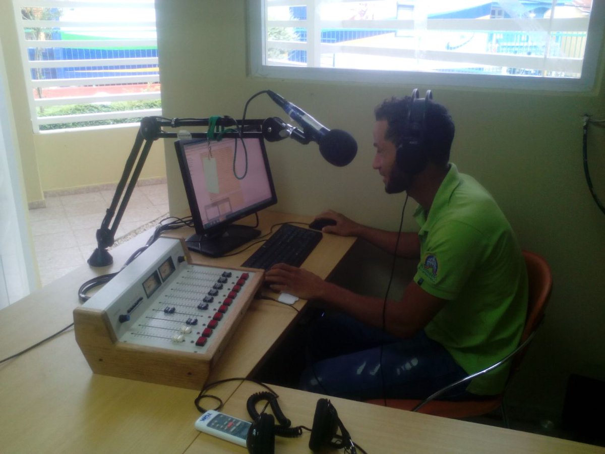 RadioCTC_RD's tweet photo. Tú también puedes tener un espacio en nuestras emisoras. 

visita el CTC de tu comunidad e infórmate más https://t.co/i6VZFhBFb4