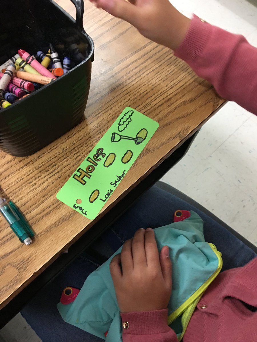 ashleygreenva's tweet photo. 📚🎉🤓End of Unit 1 celebration: memory bookmarks! @brooke_geller @Kishahowell3  @ShannaBSchwartz @TCRWP @SusanMullenWard @MrZapadka @danabober @Tolbert_ES #lcps18 @jwtolbert5th @Ms_Windle5th @carolshaw55 @evihickman1 https://t.co/VGctbPQtEh