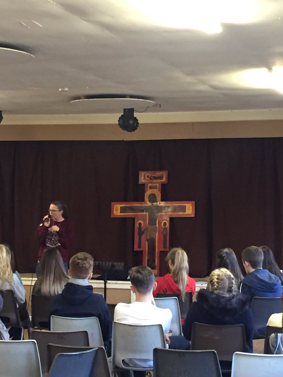 SPTAHS_RE's tweet photo. Christina challenging our young people to consider Christ’s question to St Peter - “Who do you say I am?” @rcagyouth @SPTA_HS https://t.co/XihDH2V1AL
