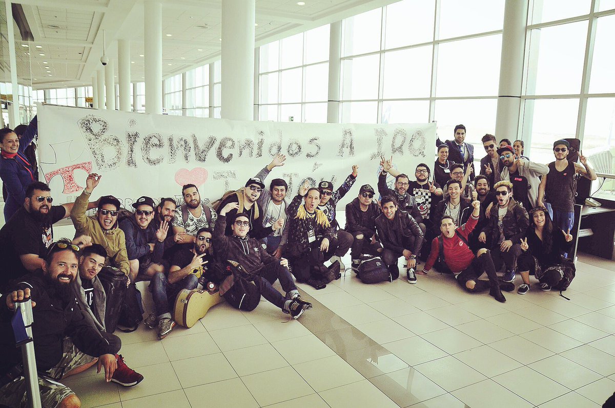 Teleton's tweet photo. Así nos recibieron en el aeropuerto de #Iquique!💪🏼 Los esperamos con mucho cariño, alegría y buena música! 🎶 👉🏼21 hrs, plaza 21 de Mayo🎶🎤🎼❤️ https://t.co/od4sp6ReeT