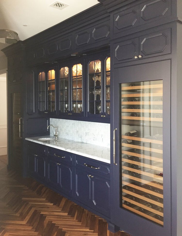 JamieHerzlinger's tweet photo. Hallways offer amazing opportunities for butlers service areas! #jamieherzlinger https://t.co/e3I5b9BqEc