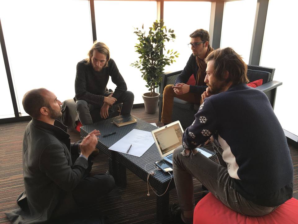 e_basset's tweet photo. Comment on applique la #neuroergonomie à la communication vidéo ? On se pose la question aujourd'hui chez Saint Gingembre en compagnie de @guillaumeattias. #publicité #innovation #saintgingembre https://t.co/GtdhLBw82J