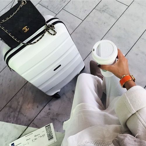 ColetOfficial's tweet photo. #TravelTips - Aquí te dejamos 5 Tips para realizar un viaje de trabajo exitoso.  --> https://t.co/QMkohQcOab . Vía: @radiobio_ucm https://t.co/iEtVJvtVbp