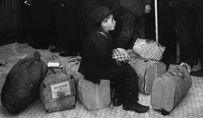 Contribute your collections on Europe’s migration heritage. Europeana is building up a new thematic collection dedicated to migration to, from, and within Europe. Learn more and get involved! bit.ly/2ylFbVS