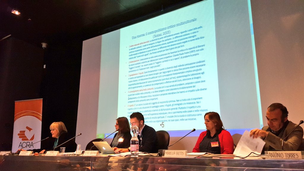 eathink2015's tweet photo. Diversità, emancipazione, uguaglianza, equità, rispetto deve essere qualcosa di strettamente intessuto nelle avventure pedagogiche di ogni giorno, nel rapporto con le famiglie, tra gli alunni, tra insegnati e alunni... @gizarboan #eathink https://t.co/P4nd1IAVn4