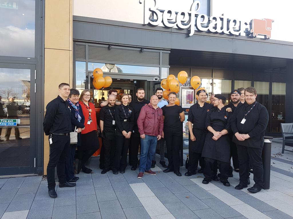 ... and we're open!!! 🎉🎉 #teamdundeecentral #bringiton <a href="/WeAreSUGM/">WeAreSUGM</a> <a href="/iainlyons/">Iain Lyons</a>