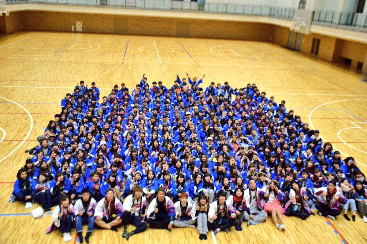 fukutsuyo's tweet photo. 11/3〜11/5.大学祭
夏休みからはこの日のためにずっと作業してきて、なんとか無事に終わった。
たった2年間しかなかった委員会・屋台班生活。
もちろん1回生のときから入りたかった。
でもそんなことより今の充実感が圧勝するほど素晴らしい人達に恵まれた。
周りには感謝しかないです。
ありがとう😊 https://t.co/tHFwMOZjtv