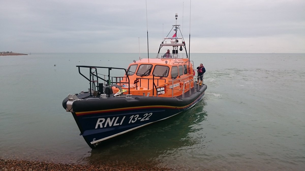 mushty111's tweet photo. #stevesday 
Good to see @BridlingtonRNLI pop into @Hastingsrnli for a spot of lunch.  Have a good passage boys! https://t.co/LJ29Y3emJY