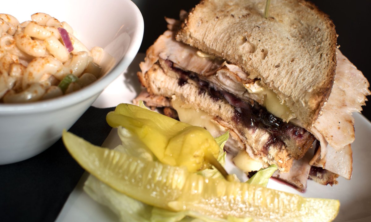 BarristersSTL's tweet photo. Lunchtime is right around the corner... Swing in for something special! https://t.co/p51cR0uam7 https://t.co/vBGyyBPwTv