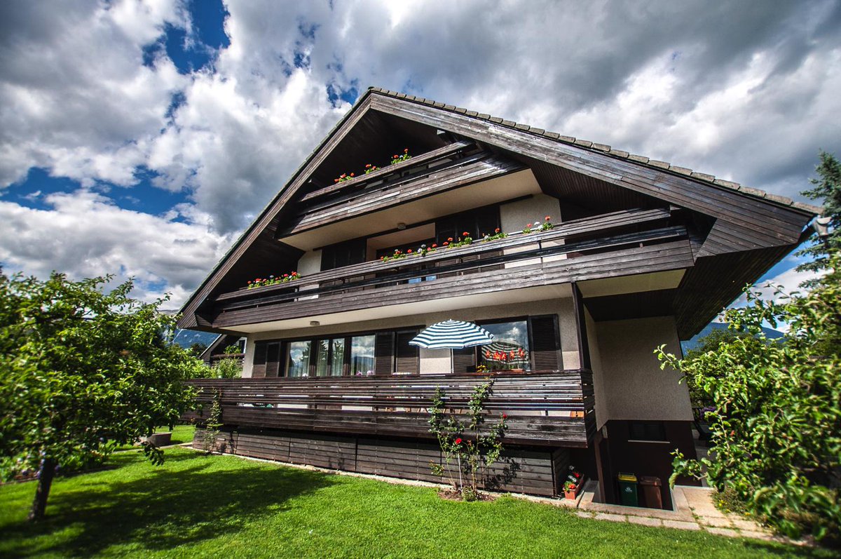 TrgBledproperty's tweet photo. Kupujete hišo na Relaciji #Bled #Lesce #Radovljica.
#trgbled 041 366323
https://t.co/YqDXDYC6Jh https://t.co/wCKs88NcBb