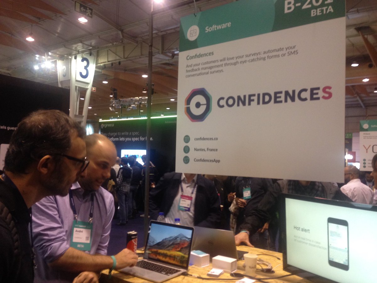 florianherveou's tweet photo. .@AndreCloarec en mode stand B-201 Beta pour @ConfidencesApp au @websummit #websummit cc @NantesTech & #bresttech+ https://t.co/Be4xSCHHHG