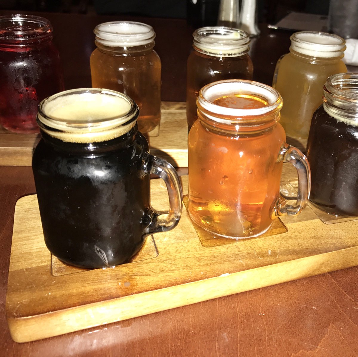 BullsBearsMD's tweet photo. Cheap Date Alert!
$6 Burger and Fries and $6 Flights of Beer all day long on Thursdays!
#cheapdate #bestdealintown #bullsbearsmd https://t.co/iA46ZGaQUl