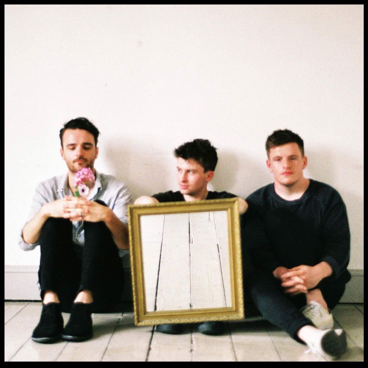 LITTLE INDIE : Track Of The Day :: Oh Joy - Apple: littleindieblogs.blogspot.com/2017/11/track-… <a href="/ohjoyohjoyohjoy/">OH JOY</a>