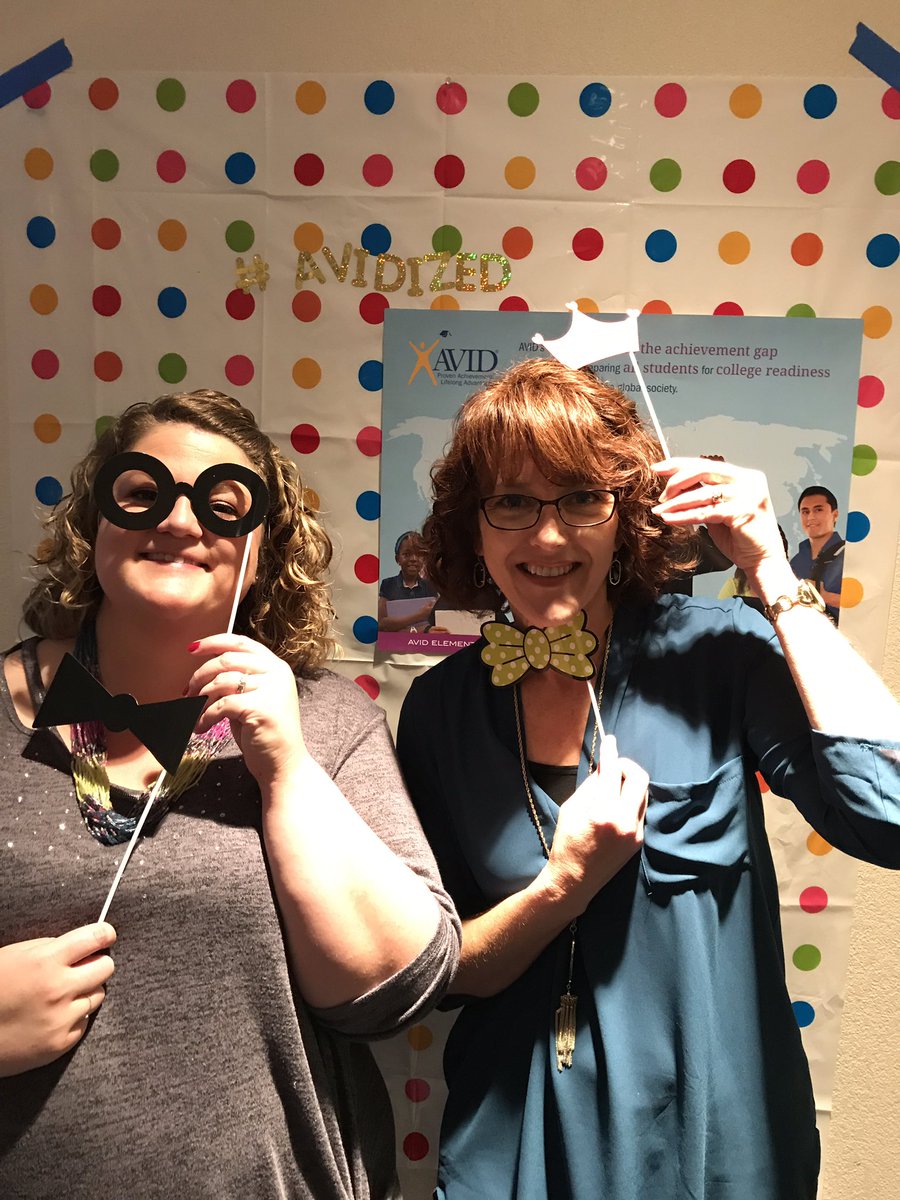 Curriculum_GISD's tweet image. Feeling like a princess at AVID training with my presenter @APHuG. It&apos;s been great, Sue!! @granburyisd 
#Avidized