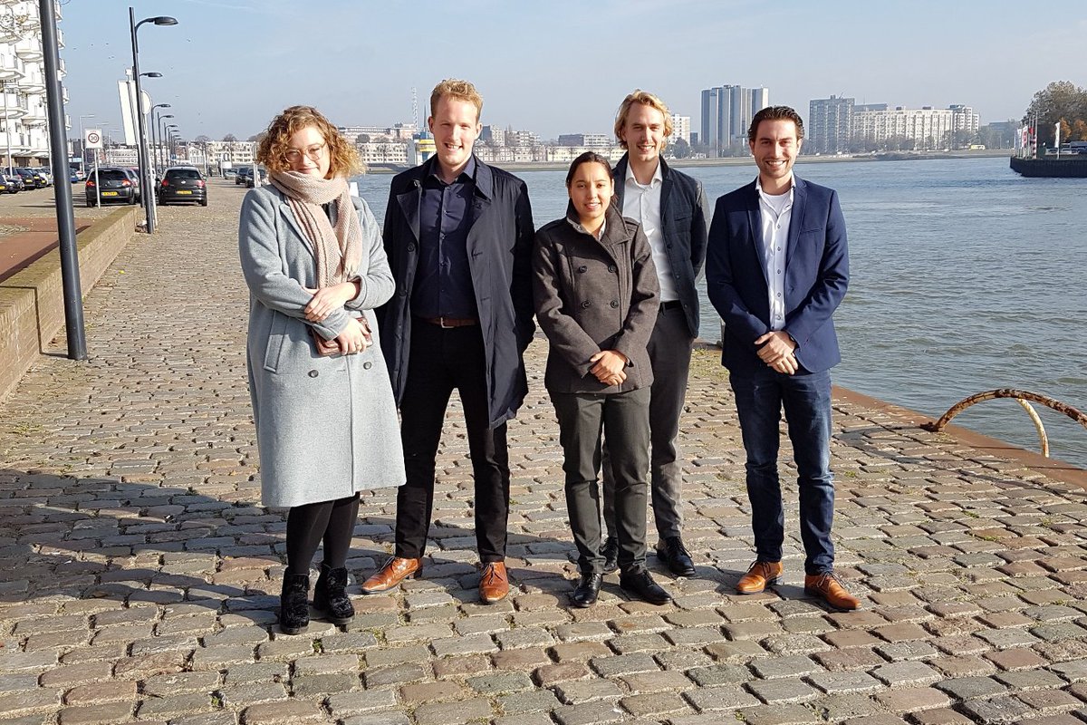 Deze week verwelkomen we 5 nieuwe consultants! We wensen Fleur Beentjes, Emiel Heinsbroek, Diana de Roode, Jeroen van den Bosch en Stan Strijbosch heel veel succes!