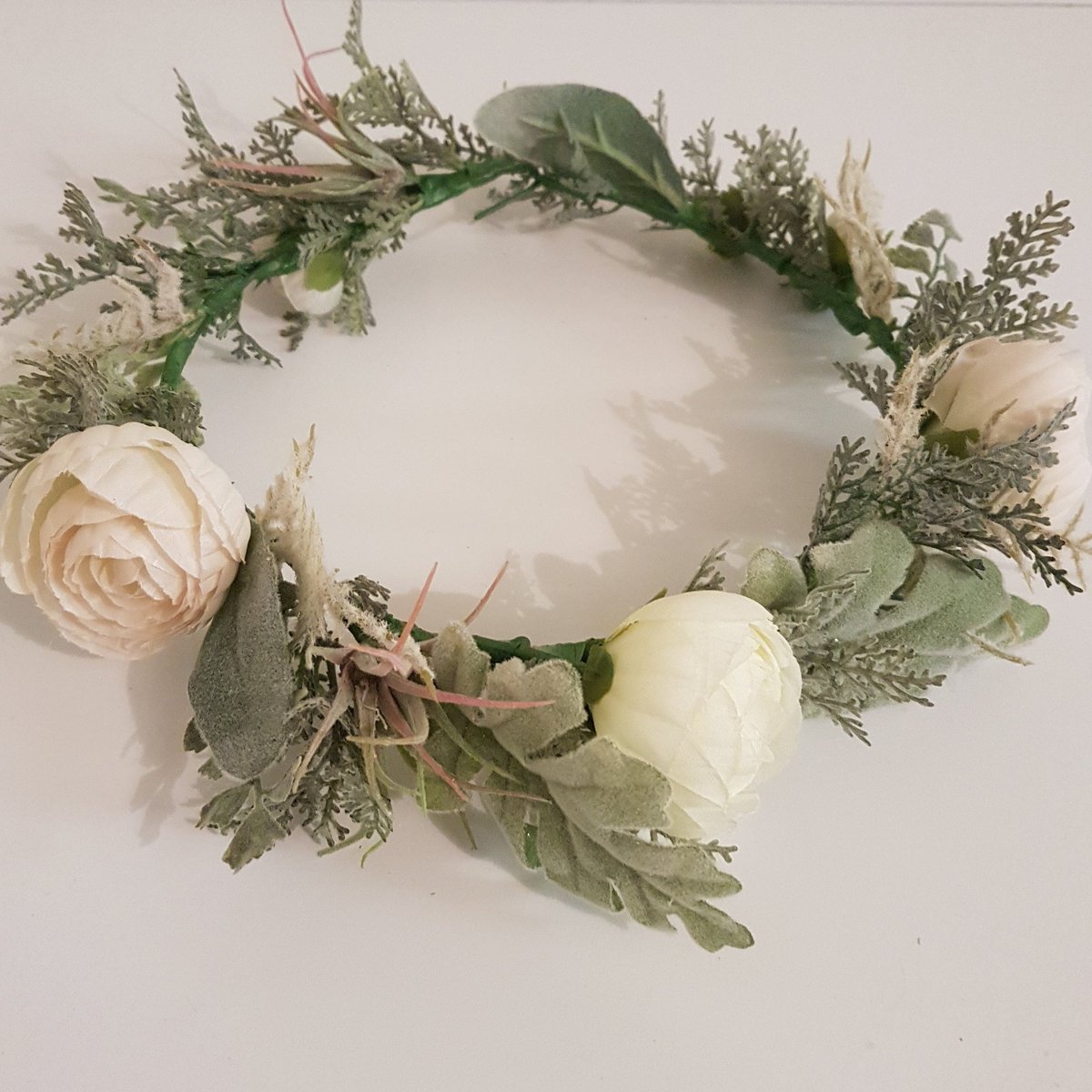 infinitybouquet's tweet photo. Using aftifical flowers for a wedding head crown.

 #weddings #weddingflowers #Flowers #ideas #occasions https://t.co/t7RzrUvaiT