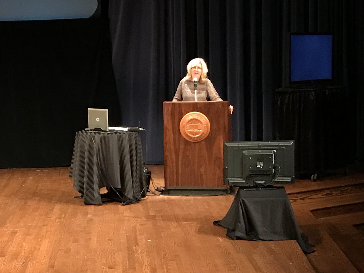 DeltaDentalMI's tweet photo. Kicking off our Corporate Update meeting with a word from our CEO, Laura Czelada. #MakingMISmile #60YearsofSmiles https://t.co/iiA9VStahQ