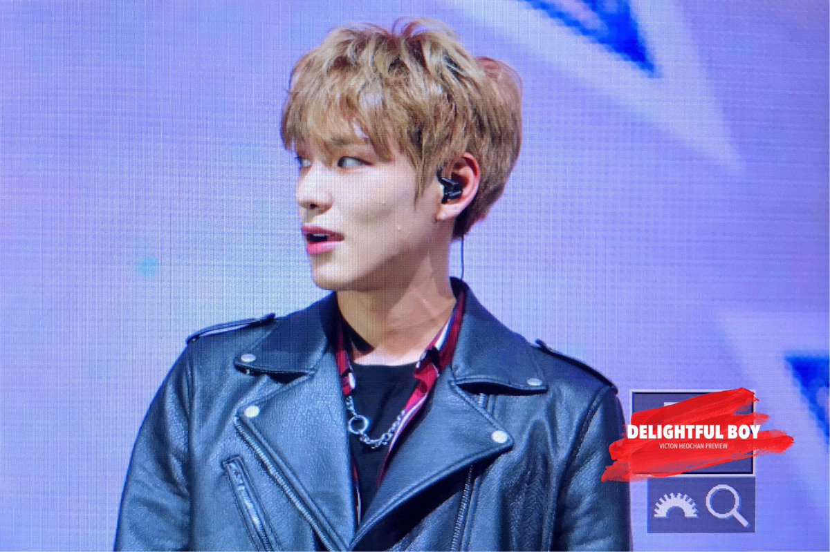 171109 #빅톤 #허찬 #컴백쇼케이스 #데뷔1주년 #나를_기억해 #From_VICTON <a href="/VICTON1109/">VICTON(빅톤)</a> 

선샌님,,,너무 잘생기셨어요 선생님,,,,아아 선셍님.,,,,,,,